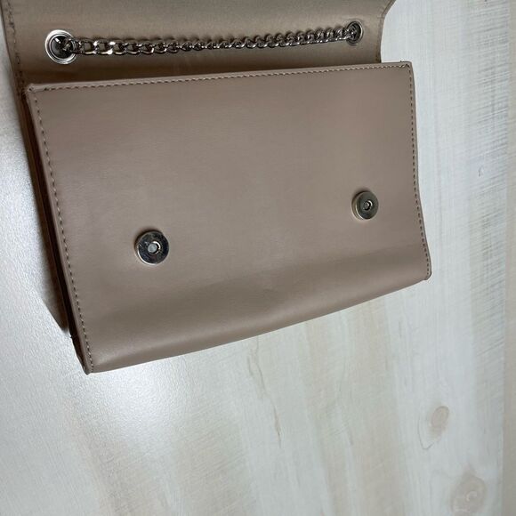 Badgley Mischka taupe tan purse silver chain‎ - Picture 10 of 11